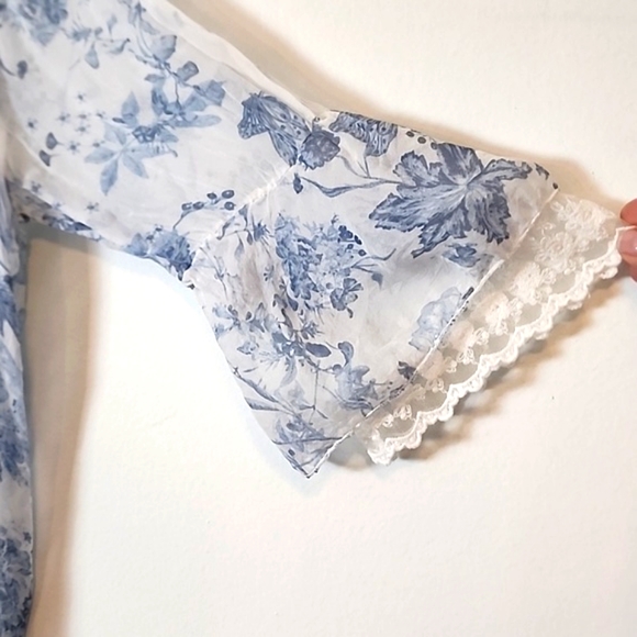 #2-Blouse,Top, 100%Silk ,Tunic L.blue,lace flower made in Italy - Picture 4 of 7